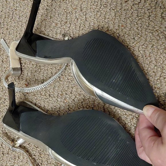 BEBO Rhinestone Embellished Ankle Strap Heels Size 5.5 - Picture 9 of 10